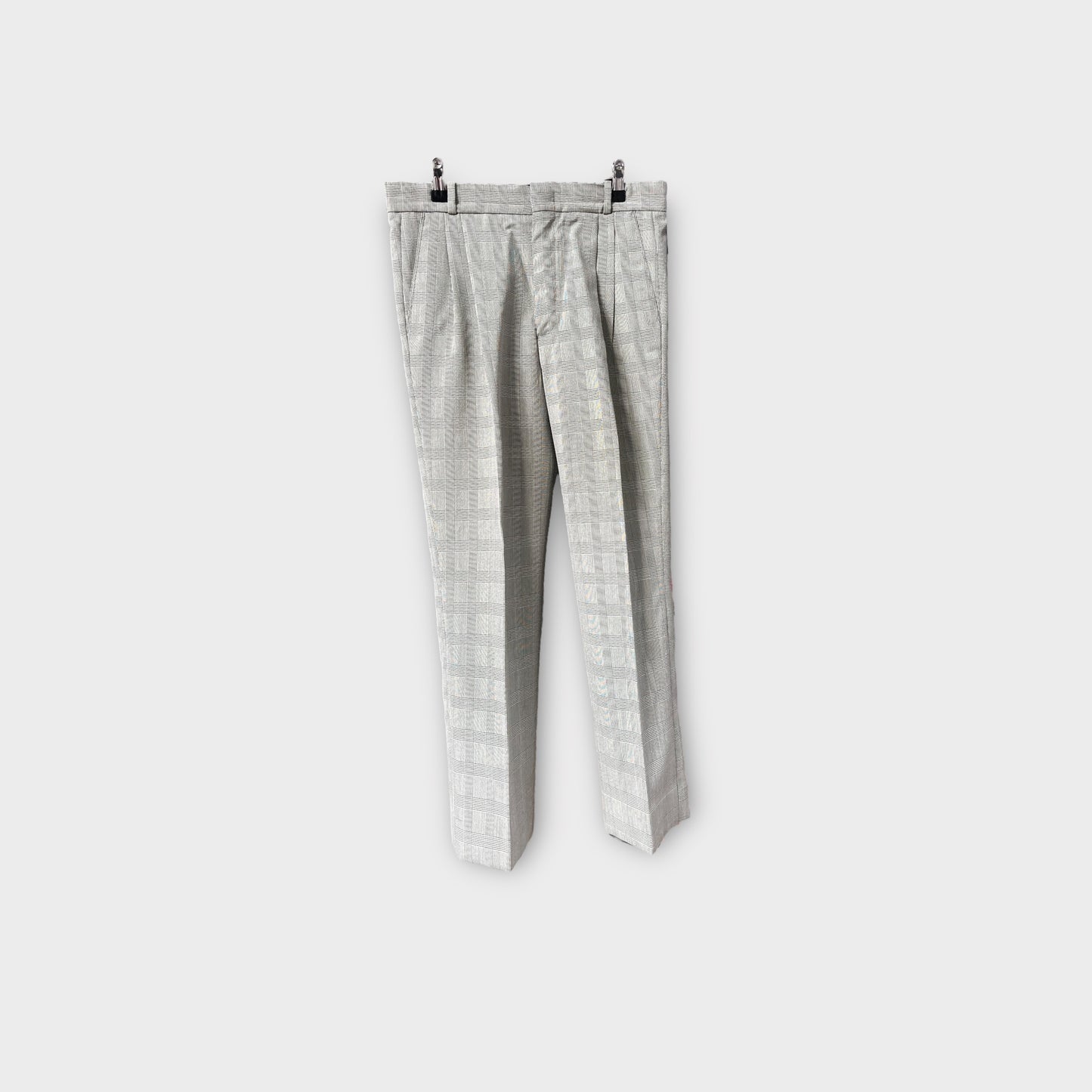 Pantalón de cuadritos grises