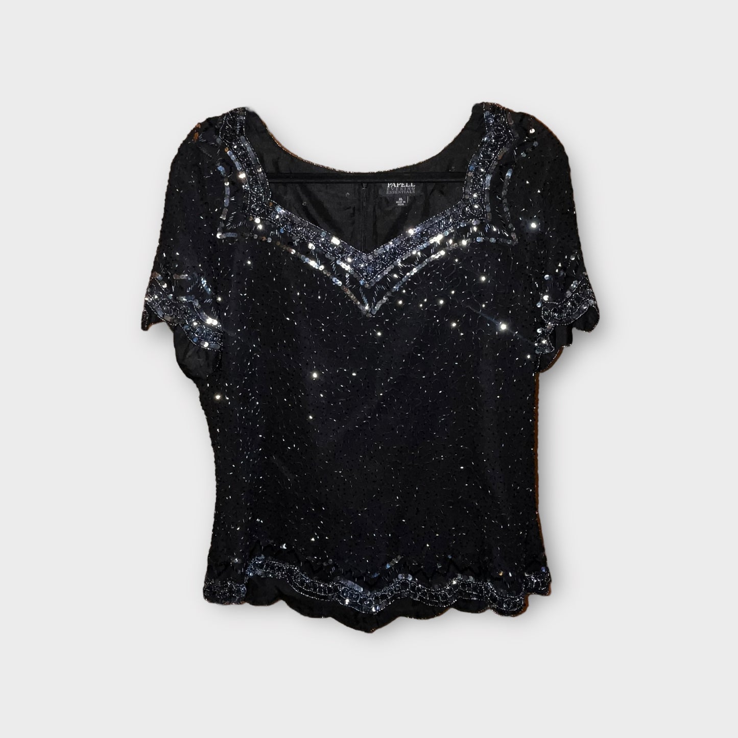 Blusa negra con chaquira y lentejuela bordada “Adriana Papel” 90’s