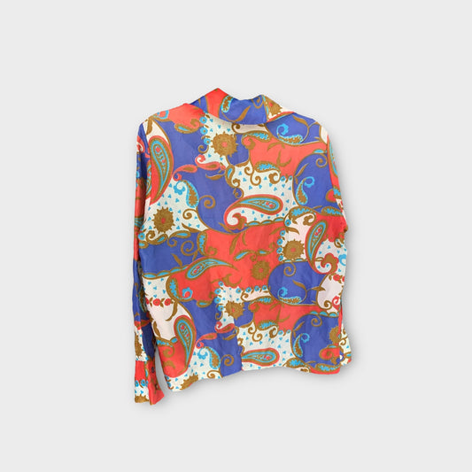 Blusa con estampado de los setentas, colores blanco, rojo y azul 