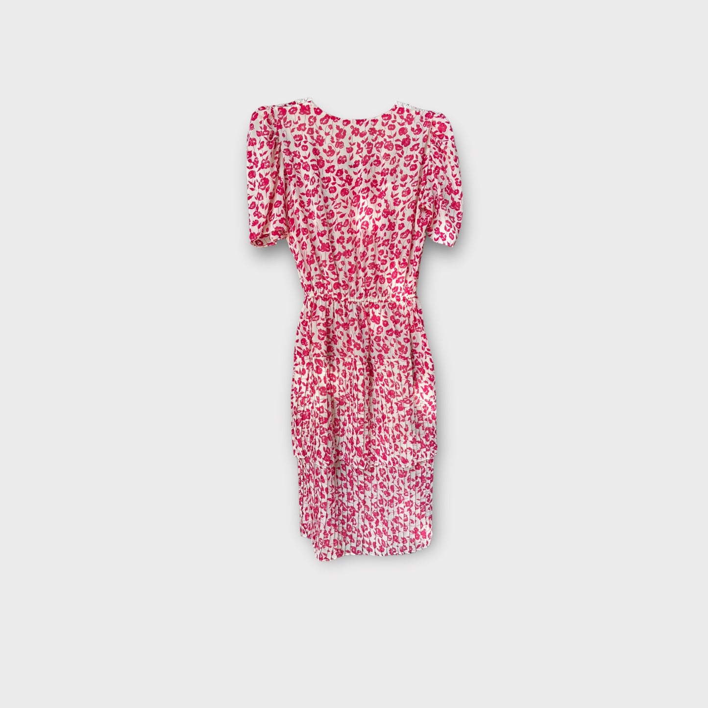 Vestido blanco de campo con flores rosadas “gila”