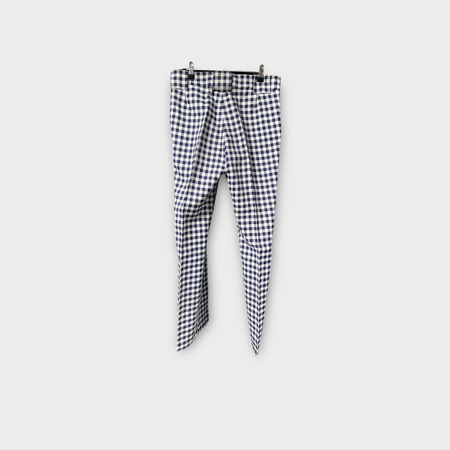 Pantalón de cuadros blancos y azules marinos