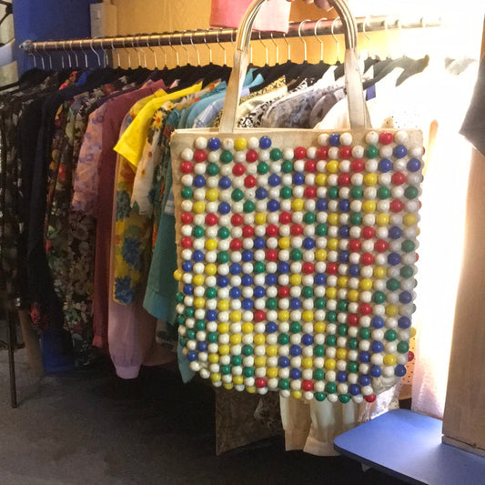 Bolso blanco con bolitas de colores￼ 70s