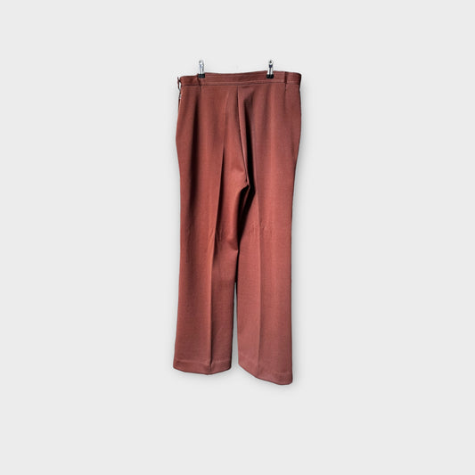 Pantalón vino sin bolsas