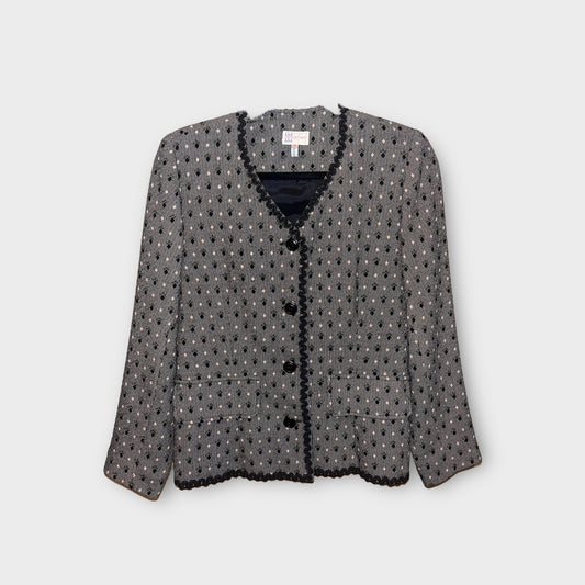 Conjunto gris con estampado de cruces blancas y negras “vero bruera”