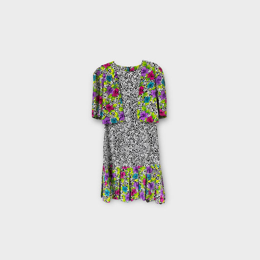 Vestido de estampado blanco y negro con flores “tri-o”