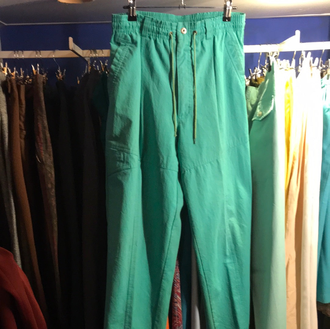 Pantalon verde con elastico en tobillos “gitano”