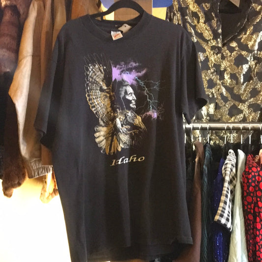 Playera negra con azteca “Jerzees”