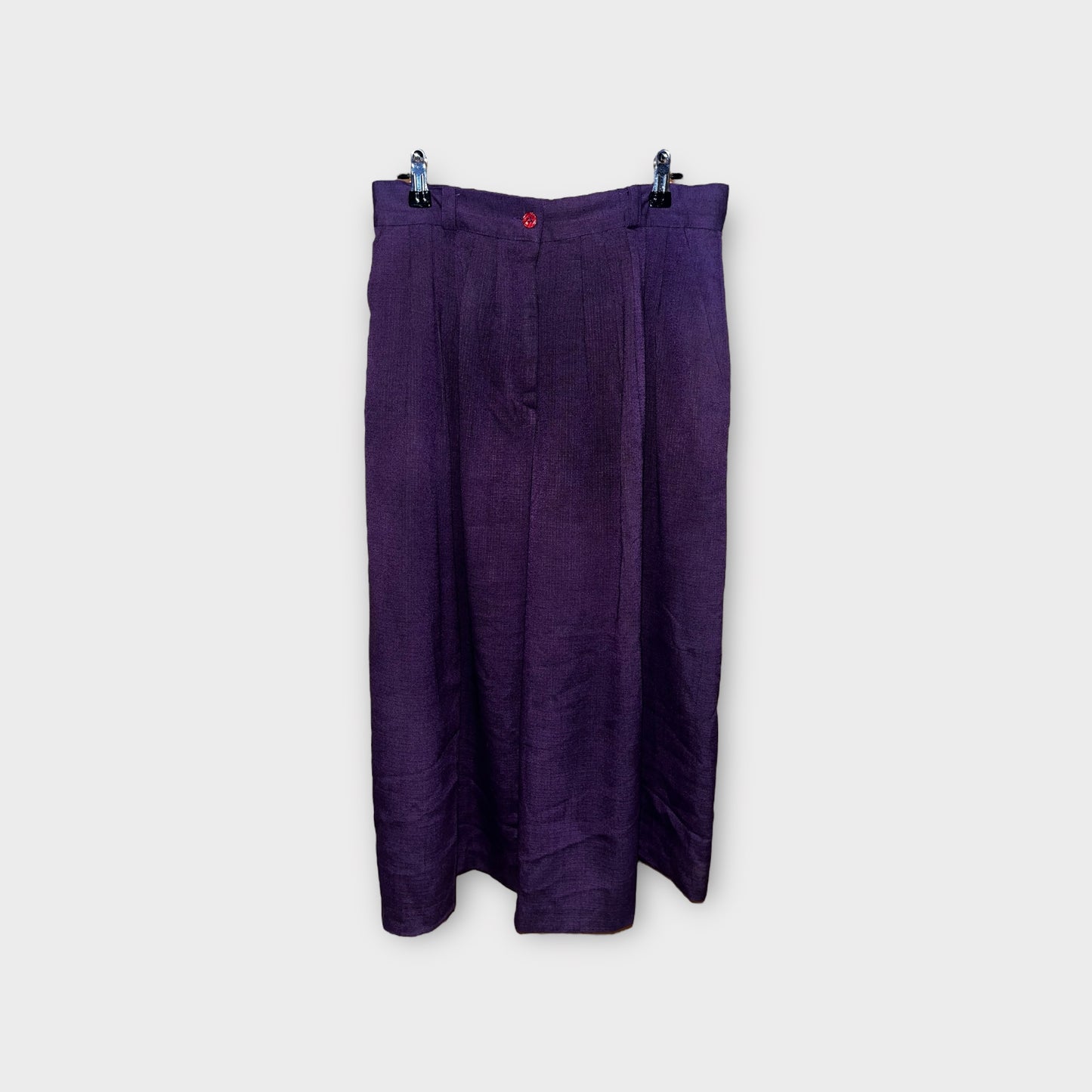 Pantalón morado liso con pinzas “d’gabriela”