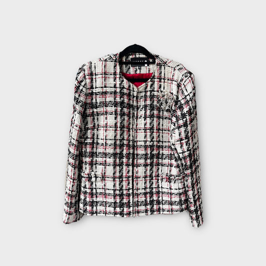 Saco blanco con rayas negras y rojas “Ivonne”